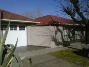 GONZALEZ.PROP.VENDE CHALE TUCUMAN AL 2600 QUILMES