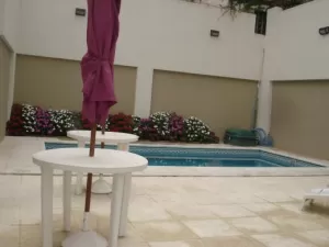 Excelente monoamb, con patio gimnasio y piscina