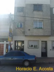 Depto. 2 amb 2º piso x escalera.Buen Estado