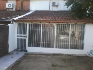 ITUZAINGO DUPLEX NVO. DE 3 AMB.-COCH.-PTIO.-D 58000