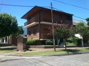 Chalet 3 amb 180 m2 Lote 10x20
