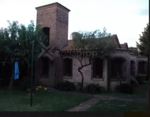 Ituzaingó Sur Excelente propiedad 5 ambientes s/lote 440m2.