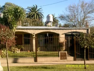Castelar Sur: Casa Americana 4 ambientes. Ideal 2 flias.