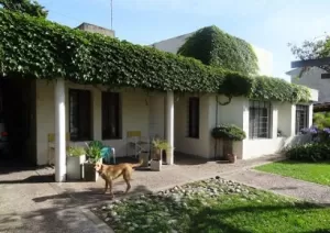 Ituzaingó norte: 6 c/estación: Casa americana 5 amb. s/lote