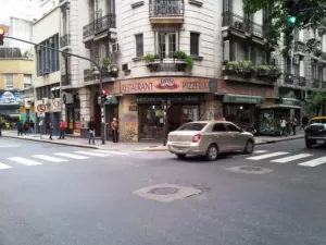 HERMOSO LOCAL EN LA MEJOR OCHAVA,FTE AL TRÁNSITO DE 2 CALLES
