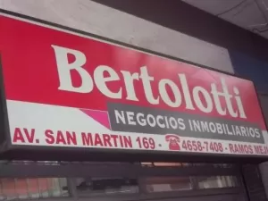 Edificio de departamentos en venta La Tablada