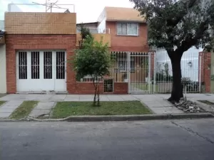 CASA 5 AMBIENTES - RECONQUISTA 1670