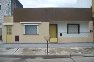 CASA 3 AMB C/PATIO Y JARDIN sobre  Spano 600m estacion Bosch
