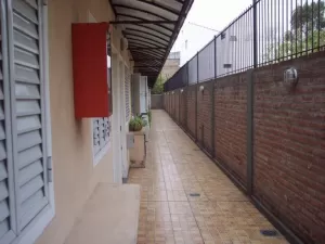 Depto 2 ambientes en pta baja c/patio - A 50mts estacion