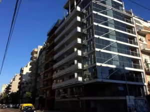 Alquilo 2 Ambientes a estrenar 43 m2 cubiertos sobre esquina