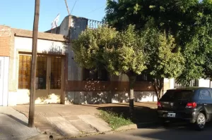 San Justo - 2 casas 3 amb a refaccionar