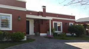 casa barrio cerrado Pilar. Hermosa piscina Jardin quicho
