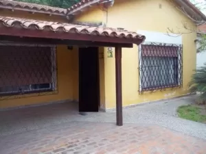 VENTA- VILLA UDAONDO-  CHALET DE 4 AMB. SOBRE LOTE DE 750 M2