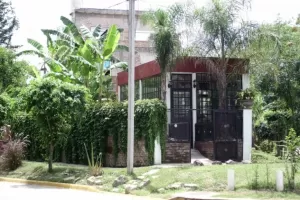 RINCON: CASA C/ LOCAL - AV. LA RIVERA ESQUINA A. DEL VALLE