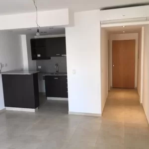 Piso de 1 Amb. al frente con Balcon