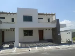 Magnifica residencia acabados de lujo minimalista
