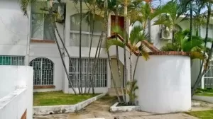 Depa amueblado se renta en la Floresta