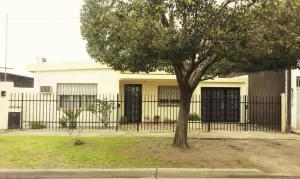 CASA EN AMPLIO TERRENO DE 540M2