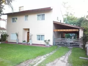 Casa en venta, Los Nogales - Countries y Barrios Cerrados Es