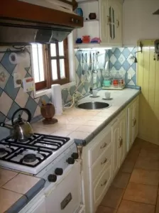 GALPON  Y VIVIENDA EN BLOCK EN CASEROS