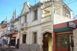 Alquiler amplia casa centrica