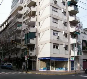 ALQUILER LOCAL EN ESQUINA BALVANERA / ONCE