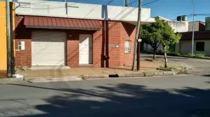 HERMOSA CASA SOBRE LOTE PROPIO EN ESQUINA AMPLIOS ESPACIOS L
