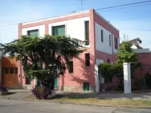 Casa de cuatro ambientes en venta en Haedo Sur venta directa