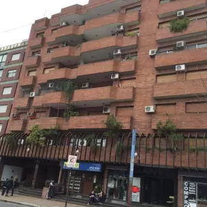 Departamento 4 ambientes con 2 cocheras y  baulera