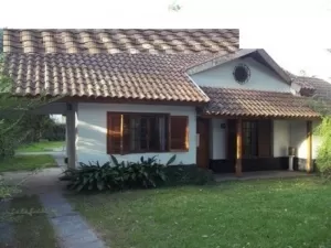 VENTA- PARQUE LELOIR- CHALET DE 3 DOR.- SUITE. 600 M2 DE LOT