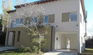 VENTA- ALTOS DEL SOL- CHALET A ESTRENAR DE 6 AMBIENTES-