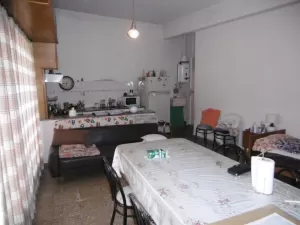 Casa 6amb 4deptos 8,66x31m A RECICLAR
