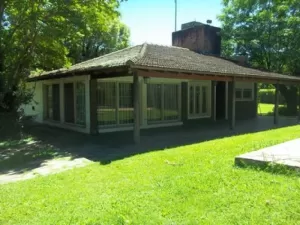 VENTA- PARQUE LELOIR- CHALET DE 4 AMB- SOBRE 3700 M2 DE TERR