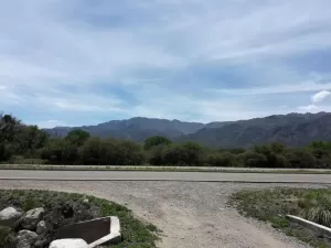 Terreno en San Luis, 1/2 ha, luz y agua, vista a sierras