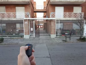 VENTA. COMODISIMA CASA. Lainez 1000