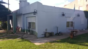CASA EN LOTE PROPIO MAS TERRENO LINDERO