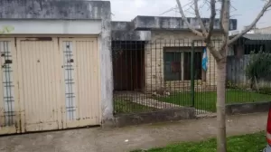 CASA AMERICANA 3 AMBIENTES AMPLIO TERRENO