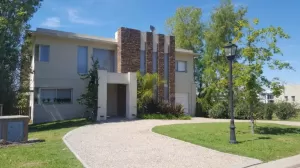 Casa en Estancia Smithfield, Ruta 9 Zárate