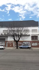 IMPORTANTE INMUEBLE INDUSTRIAL 1900 m2