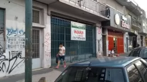 LOCAL CON VIVIENDA y DEPOSITO SOBRE ARTERIA COMERCIAL