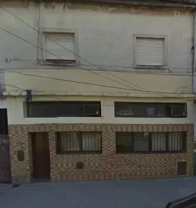 DOS LOCALES CON DPTO EN 1º PISO.- I. MALVINAS AL 3100.- I.C.