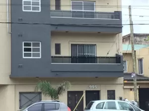 Depto 1? piso al frente