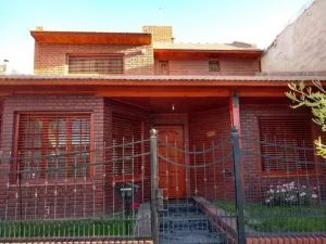VENTA_ HERMOSA CASA 3 DORMITORIOS_CIPOLLETTI_RIO NEGRO