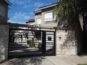 DUPLEX 4 AMB C/COCHERA 200M ESTACION VILLA BOSCH