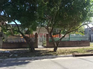 CASA EN ESQUINA OPORTUNIDAD