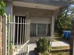 CASA AMERICANA EN ESQUINA