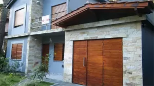 EXCELENTISIMO CHALET DE 5 AMB EN 2 PLANTAS CON COCHERA.