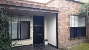 Excelente Propiedad A Cuadras De Acceso Oeste