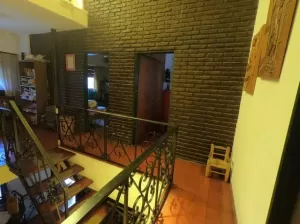 Chalet 6 ambientes 3 plantas 4 cocheras con jardín