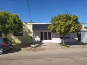 Vivienda familiar con Dpto en Interior Refaccionada